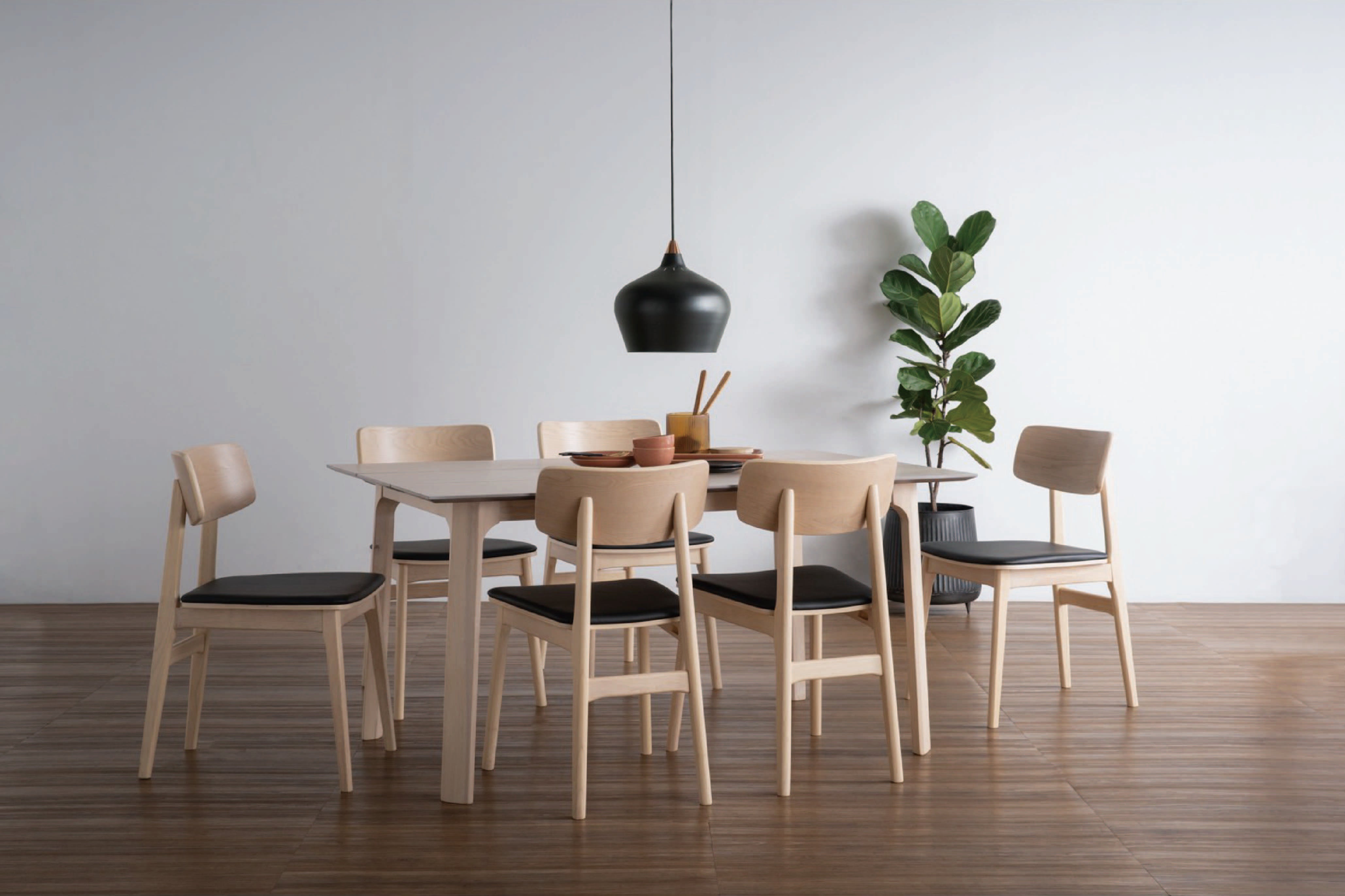 馬來西亞原裝進口實木傢俬 - LU系列 - NEATH餐桌 (950X1500mm)