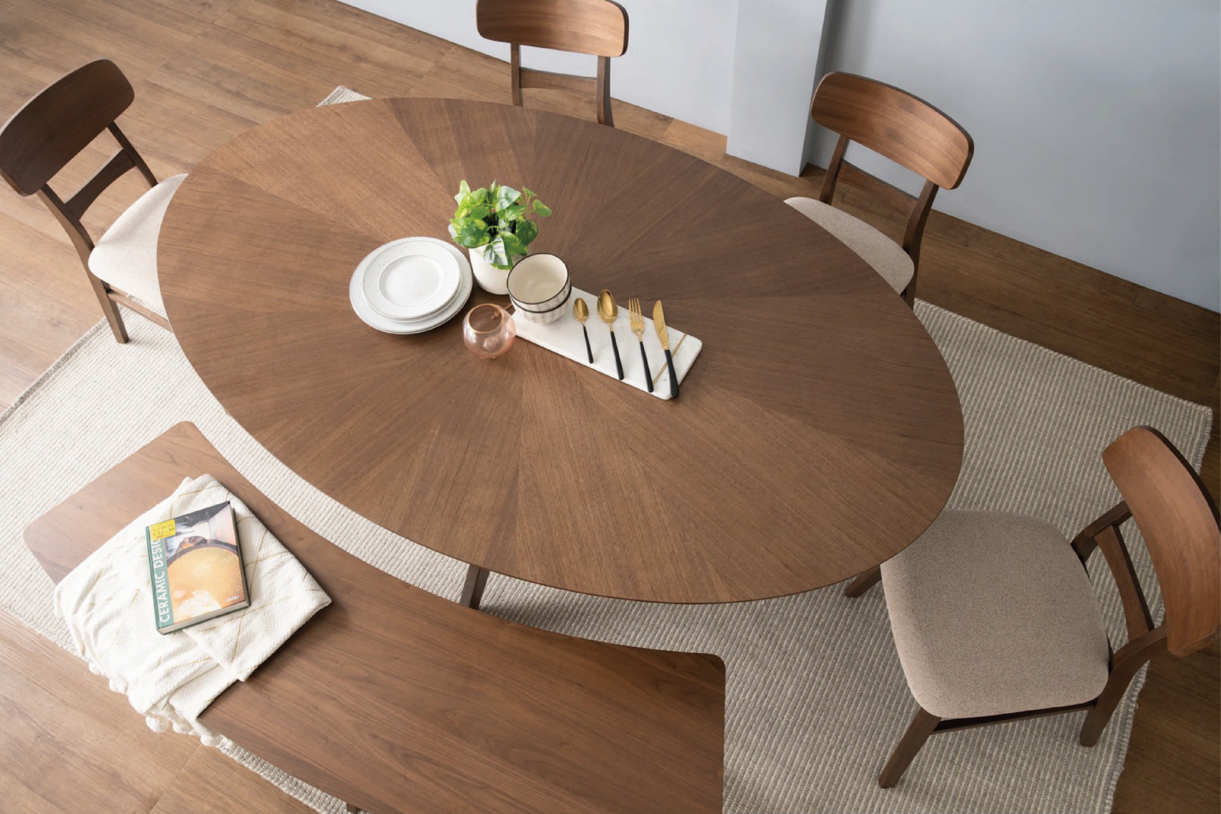 馬來西亞原裝進口實木傢俬 - LU系列 - CONAN橢圓形餐桌