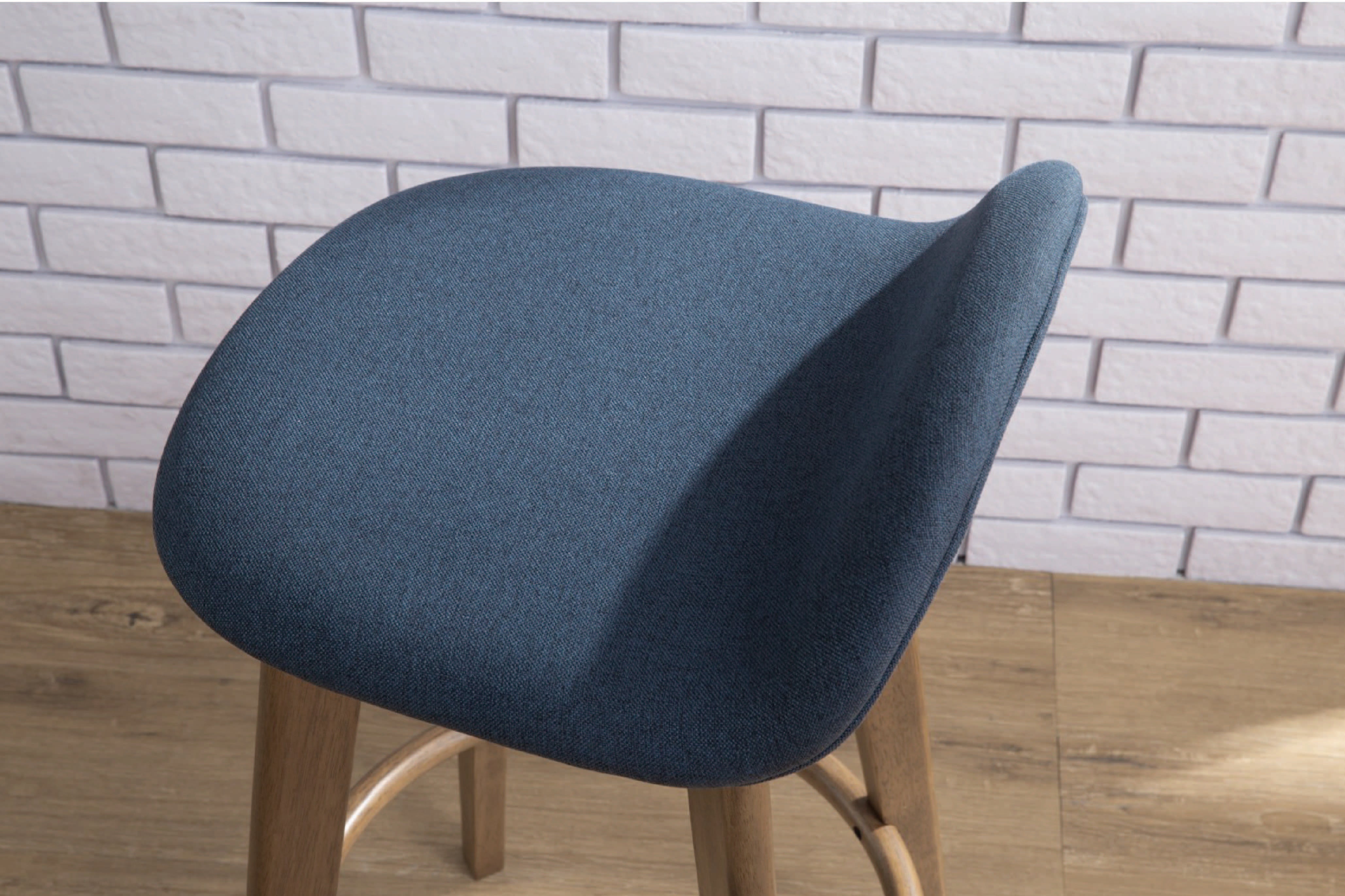 馬來西亞原裝進口實木傢俬 - NZ系列 - MORA吧枱凳