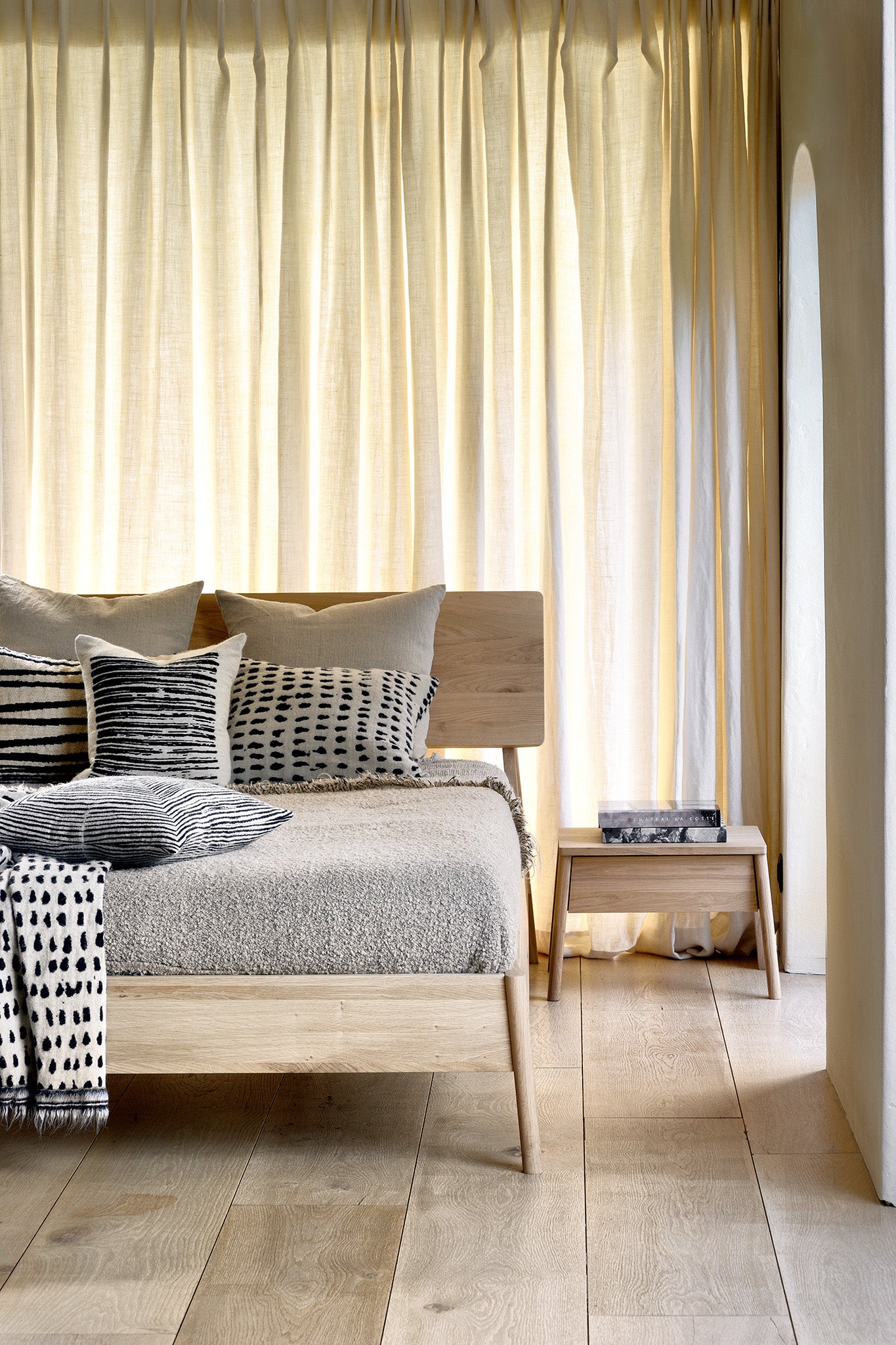 比利時原裝進口實木傢俬 - 臥室系列 - Air系列橡木床