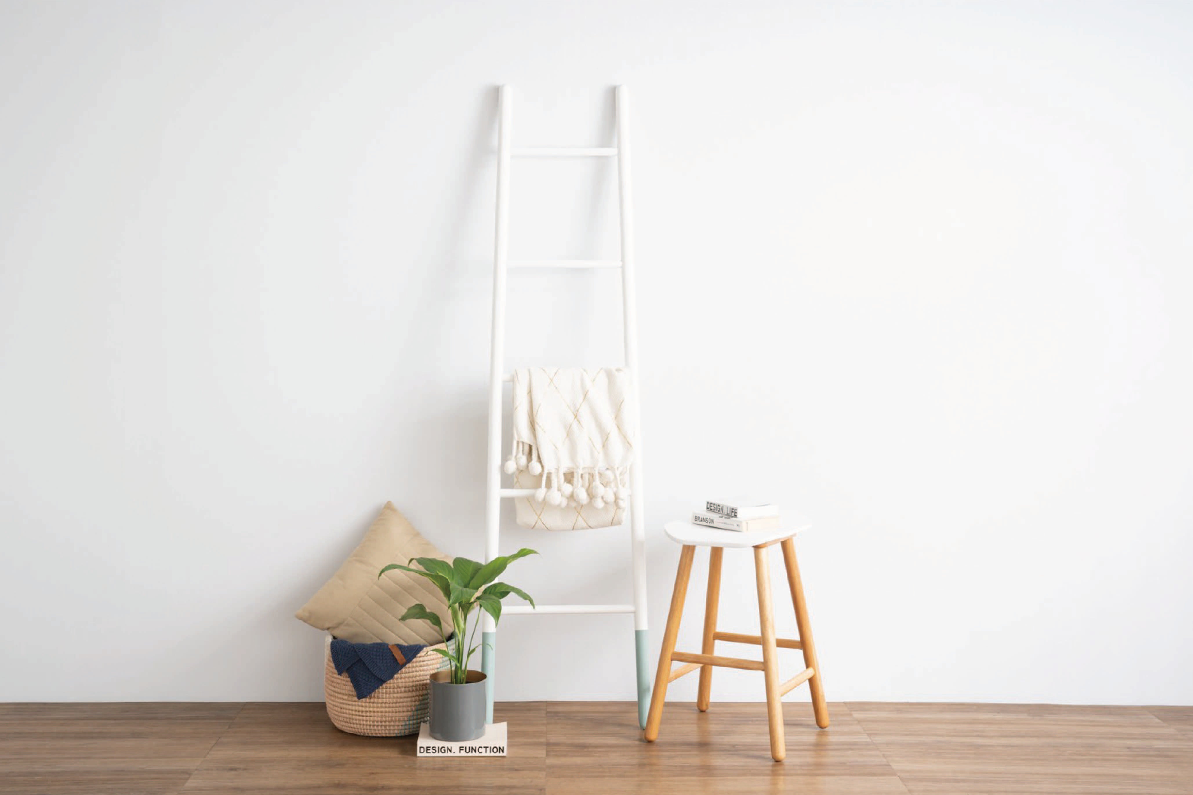 馬來西亞原裝進口實木傢俬 - NZ系列 - MYCROFT梯形毛巾架