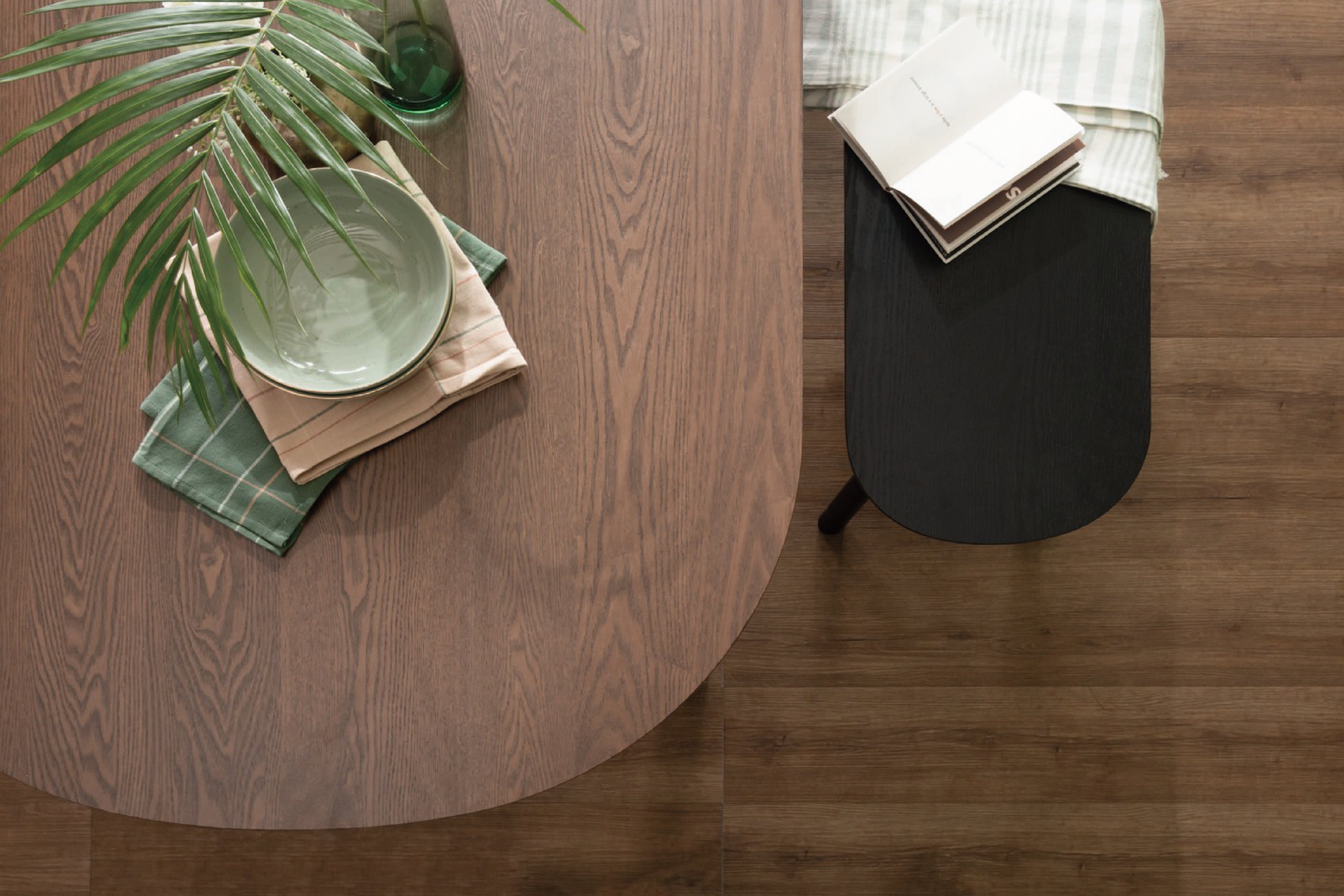 馬來西亞原裝進口實木傢俬 - NZ系列 - HAROLD餐桌