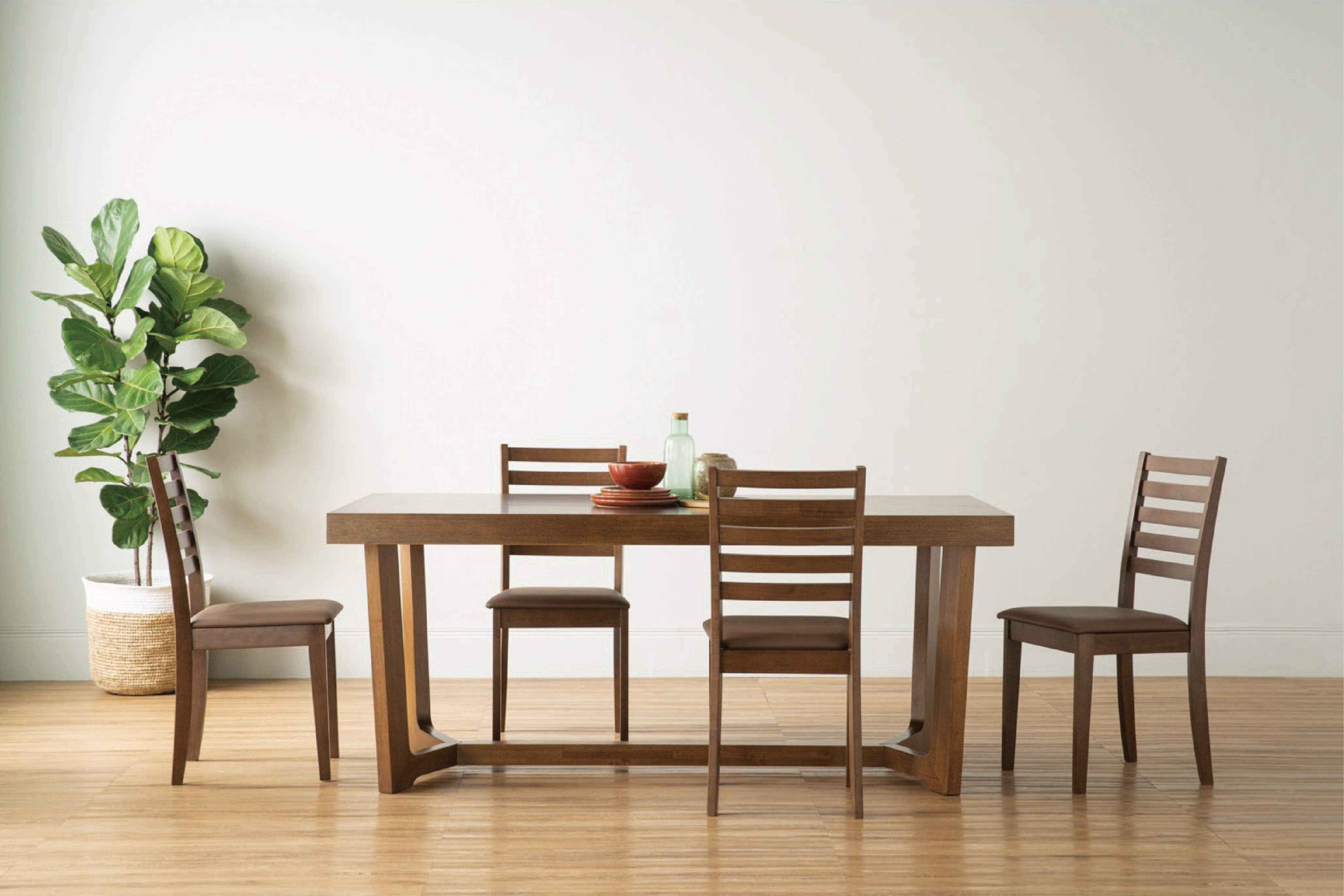 馬來西亞原裝進口實木傢俬 - NZ系列 - HUGO餐槣