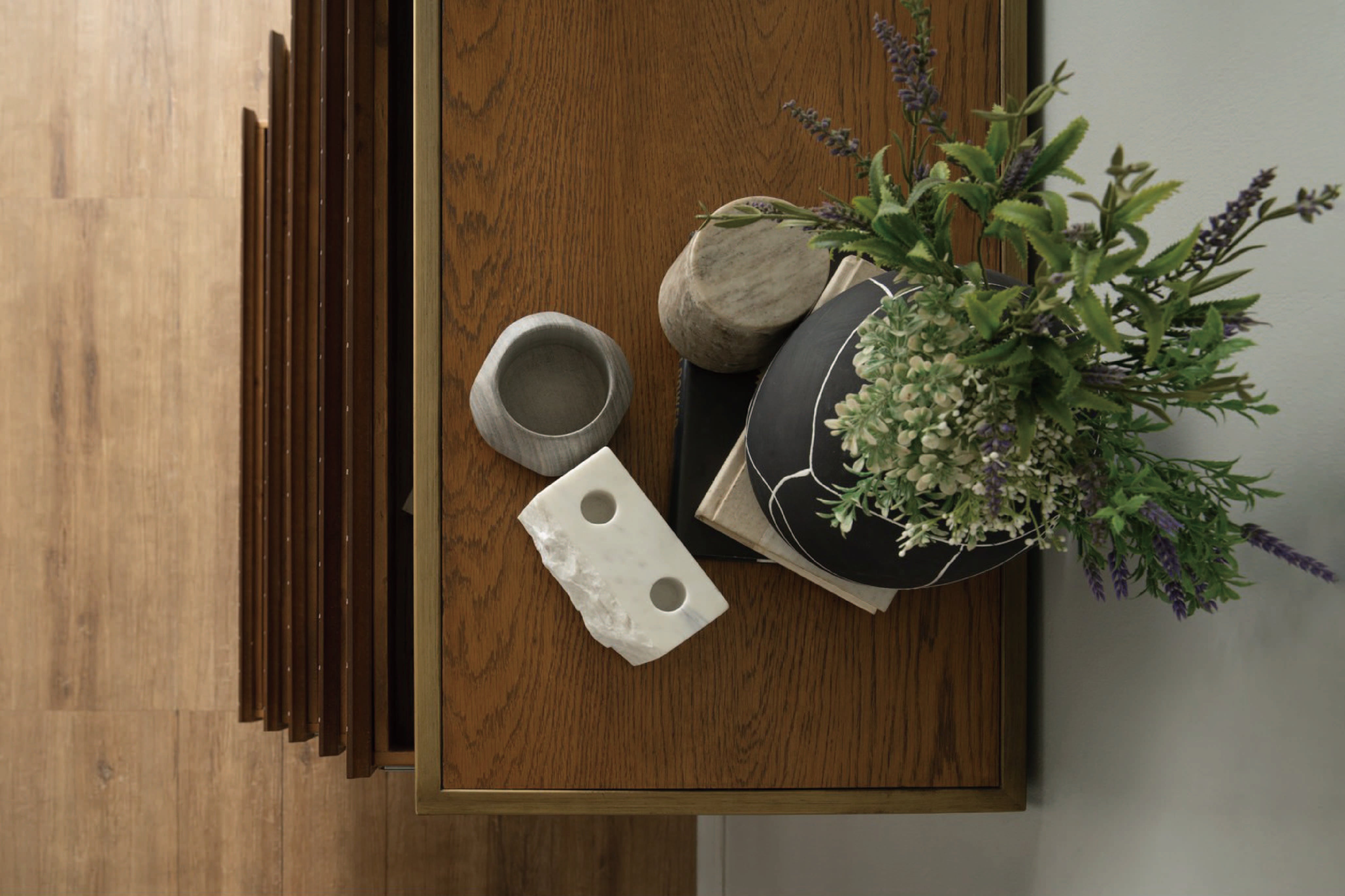 馬來西亞原裝進口實木傢俬 - F系列 - Milton米爾頓高身邊櫃