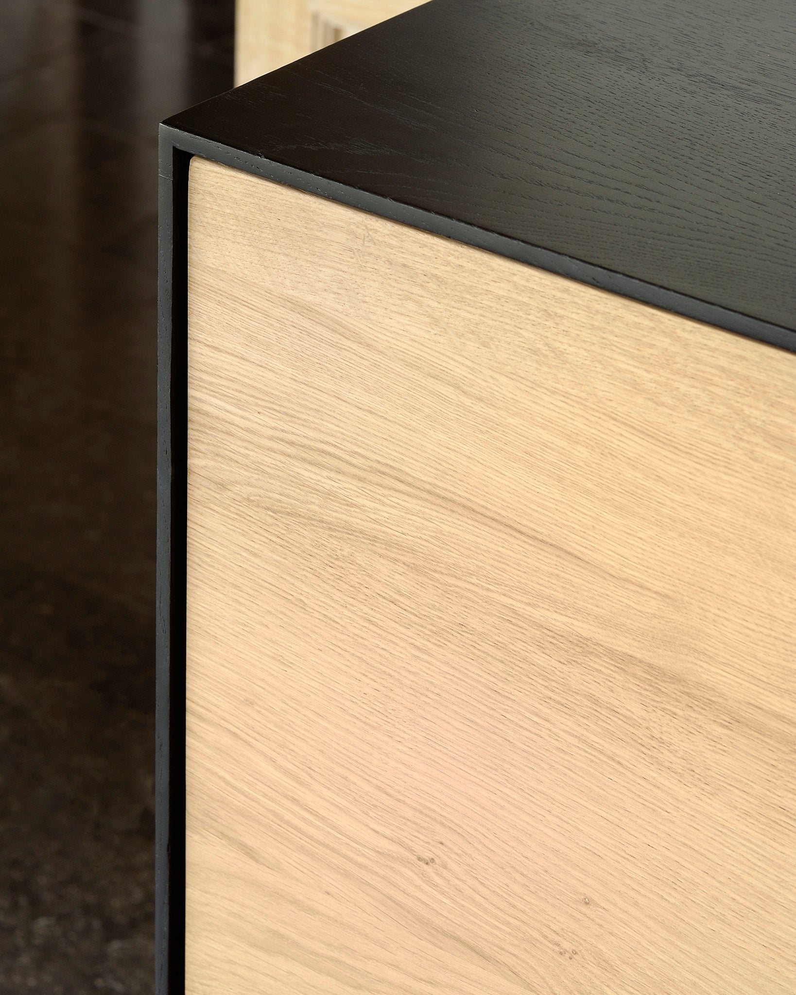 比利時原裝進口實木傢俬 - 收納系列 -  Blackbird系列橡木三門餐具櫃